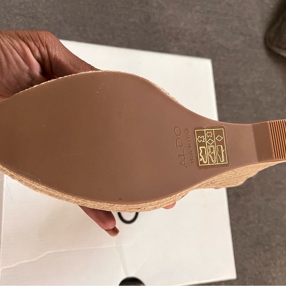 ALDO navy blue wedge - Picture 3 of 7